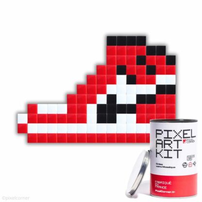 The Sniker(s) - Art Kit by Pixel Corner - Kubbick, déco geek en verre recyclé